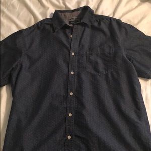 Men’s short sleeve button down